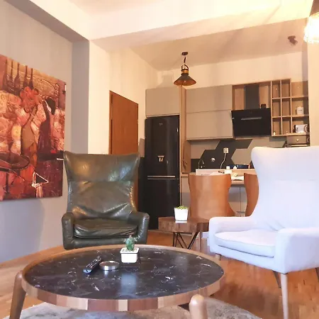 Pearl Apartment *